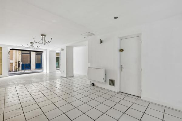 Bureaux à vendre ou à louer - Paris 4 - Surface avec linéaire