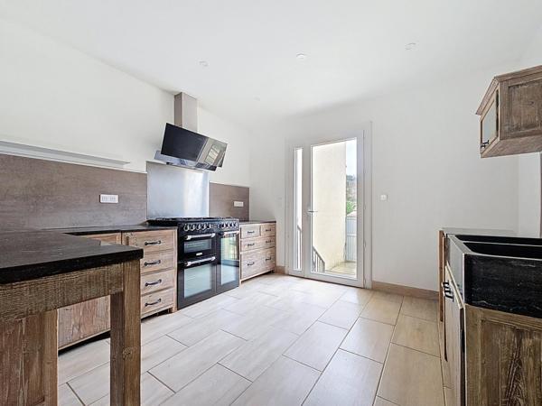 Villa entièrement rénovée à Lamalou-les-Bains – Plain-pied avec jardin