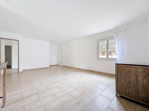 Villa entièrement rénovée à Lamalou-les-Bains – Plain-pied avec jardin