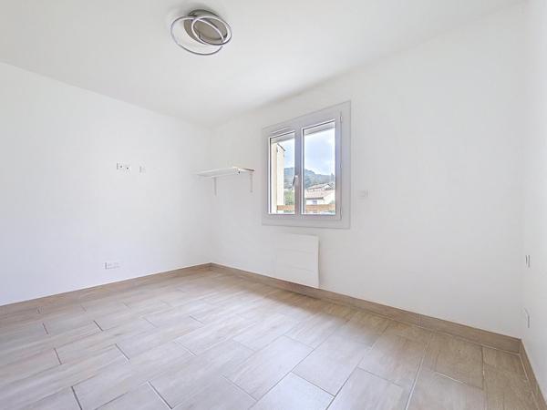 Villa entièrement rénovée à Lamalou-les-Bains – Plain-pied avec jardin