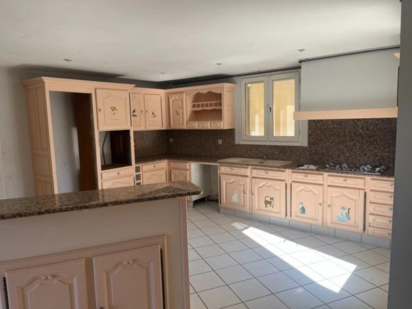 Maison lumineuse de plain-pied 5 chambres aux portes de LA REOLE (33)