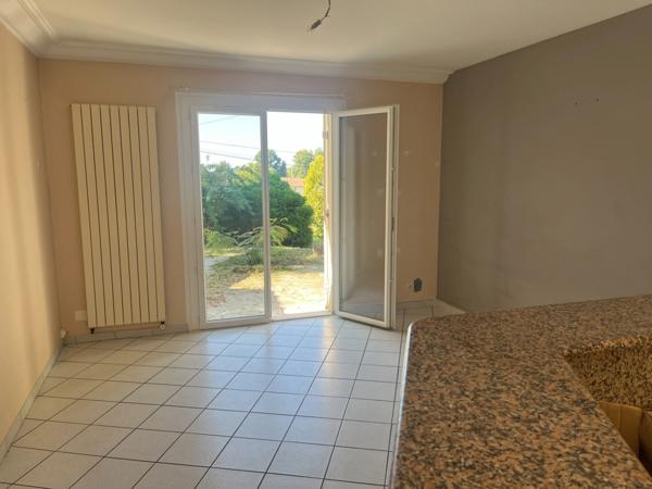 Maison lumineuse de plain-pied 5 chambres aux portes de LA REOLE (33)