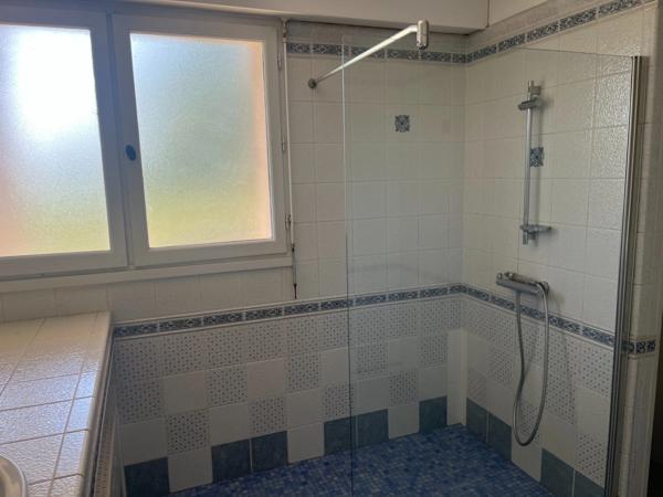 Maison lumineuse de plain-pied 5 chambres aux portes de LA REOLE (33)