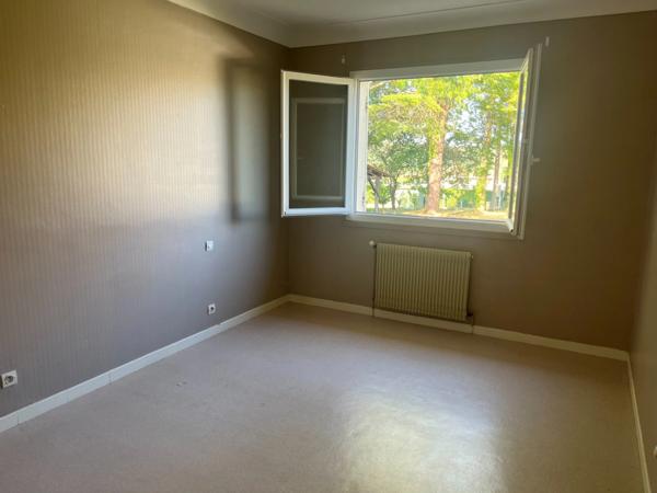 Maison lumineuse de plain-pied 5 chambres aux portes de LA REOLE (33)