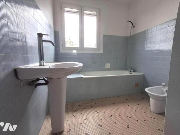 Haute-Indre maison 5 chambres avec jardin garage et dépendances