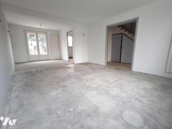 Haute-Indre maison 5 chambres avec jardin garage et dépendances