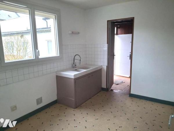 Haute-Indre maison 5 chambres avec jardin garage et dépendances