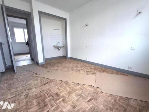 Haute-Indre maison 5 chambres avec jardin garage et dépendances