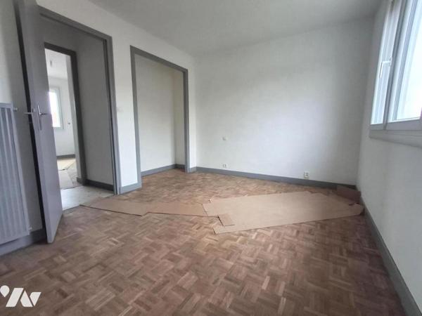 Haute-Indre maison 5 chambres avec jardin garage et dépendances