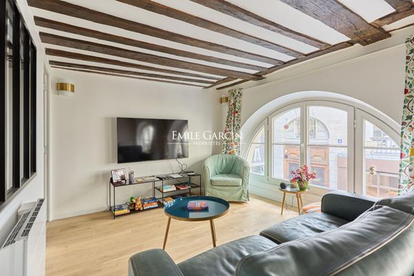 A VENDRE - Appartement - Paris - 75002 - Opéra - Bourse - Palais Royal - 3 pièces - 2 chambres - 53 m²