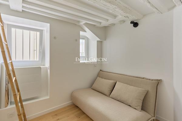 A VENDRE - Appartement - Paris - 75002 - Opéra - Bourse - Palais Royal - 3 pièces - 2 chambres - 53 m²