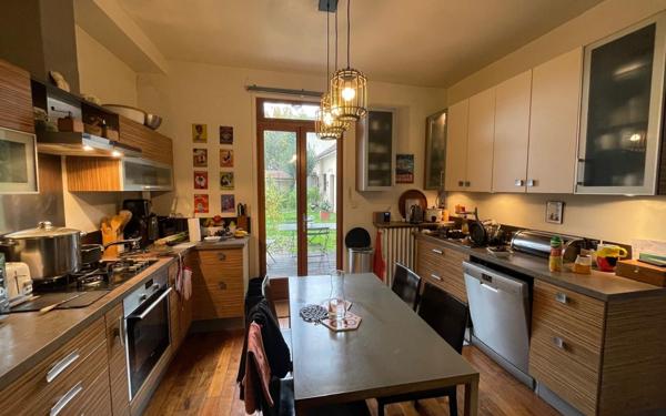 Immeuble à vendre    6 pièces •  Arcueil