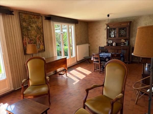 BOURG DE MONTAMISE - 206 M² HAB - TERRAIN 1800 M²