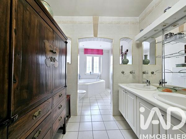 Maison à vendre 7 pièces 240 m² Ars-sur-Moselle