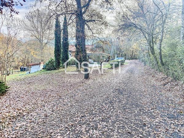 Propriété avec piscine et hangar en pleine nature secteur Montastruc La Conseillére