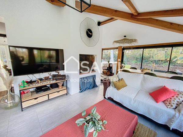 Propriété avec piscine et hangar en pleine nature secteur Montastruc La Conseillére