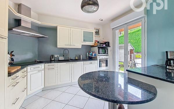 Maison à vendre    4 pièces • 114 m2 Cranves-Sales