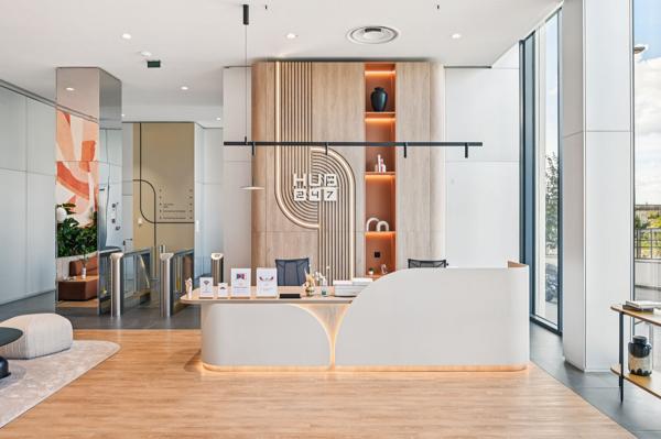 Bureaux à louer à Nanterre au pied du RER A avec services et commerces