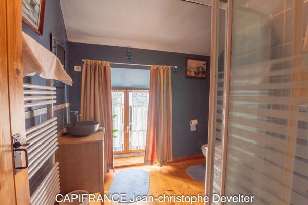 Maison à vendre 5 pièces proche de MAYENNE (53) maison 3 chambres sur 1,8 hectare