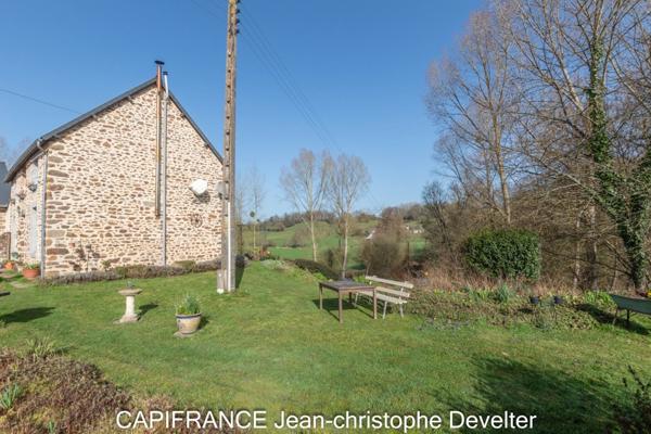 Maison à vendre 5 pièces proche de MAYENNE (53) maison 3 chambres sur 1,8 hectare