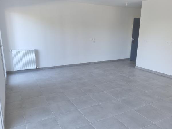 APPARTEMENT T3 – 61,94 m² AVEC TERRASSE À ORANGE Orange (84100)