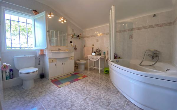 Maison à vendre    6 pièces •  Bénesse-Maremne