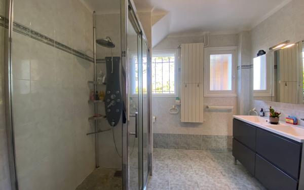 Maison à vendre    6 pièces •  Bénesse-Maremne