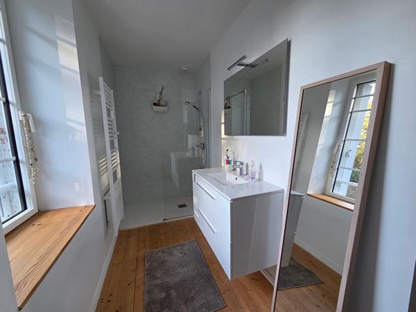 Maison en pierre ENTIÈREMENT RÉNOVÉE