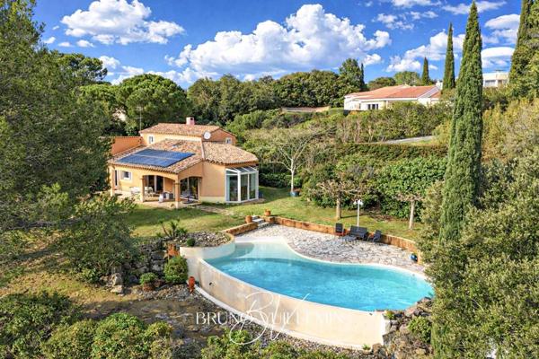 VILLA D'ARCHITECTE 186m2 Hab. / SECTEUR RESIDENTIEL