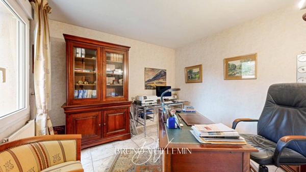 VILLA D'ARCHITECTE 186m2 Hab. / SECTEUR RESIDENTIEL