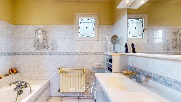 VILLA D'ARCHITECTE 186m2 Hab. / SECTEUR RESIDENTIEL