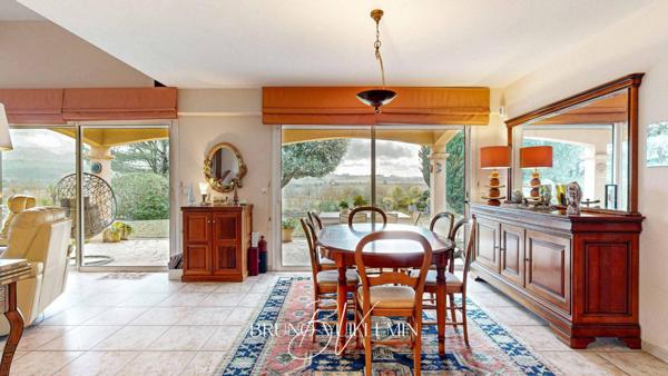 VILLA D'ARCHITECTE 186m2 Hab. / SECTEUR RESIDENTIEL