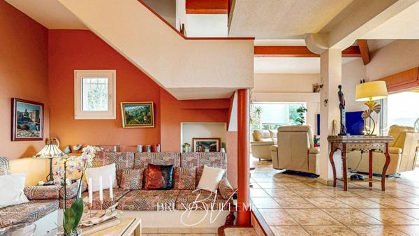 VILLA D'ARCHITECTE 186m2 Hab. / SECTEUR RESIDENTIEL