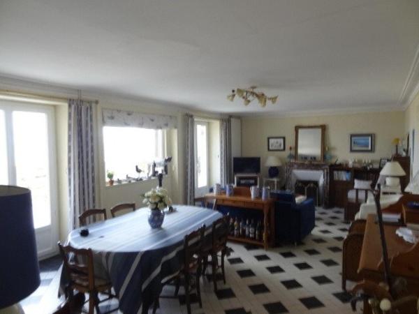 Située au cœur de  Piriac villa du 19e siècle .