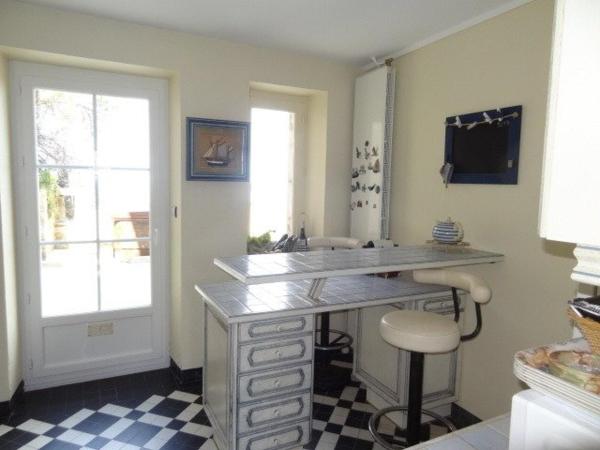 Située au cœur de  Piriac villa du 19e siècle .