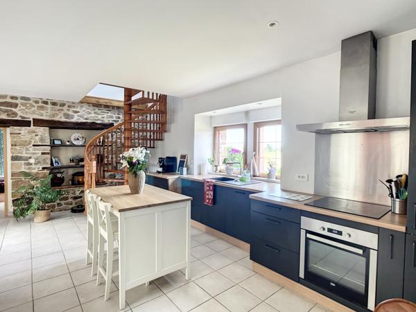 Charmante longère rénovée avec soin à Saint-Méloir-des-Ondes 127m2