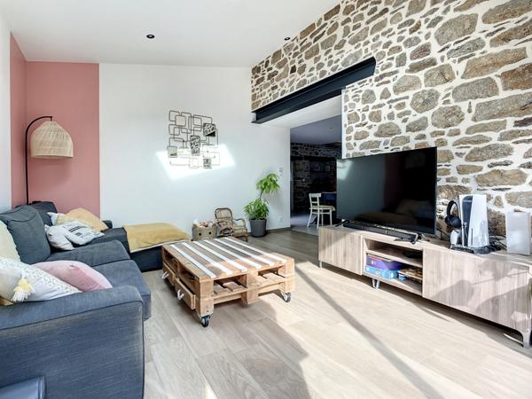 Charmante longère rénovée avec soin à Saint-Méloir-des-Ondes 127m2