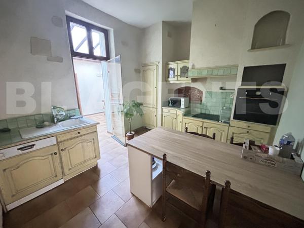 Local commercial + logement indépendant – cœur de Joigny, bâtiment historique