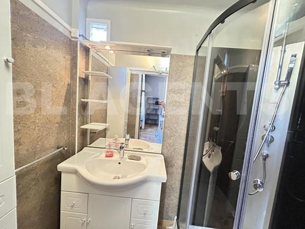 Local commercial + logement indépendant – cœur de Joigny, bâtiment historique