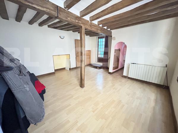 Local commercial + logement indépendant – cœur de Joigny, bâtiment historique