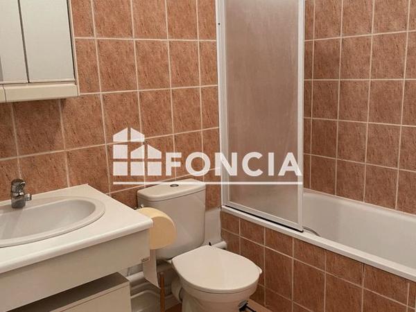 Location Studio 26.17 m² - 29 RUE PHILIPPE DESPORTES Chartres 28000