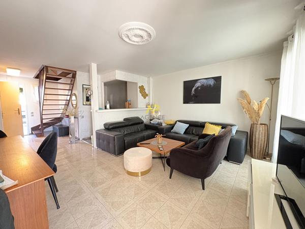 Champs Guillaume - 6 chambres 525 000 € **  - Référence  2047