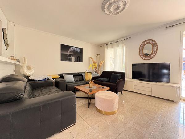 Champs Guillaume - 6 chambres 525 000 € **  - Référence  2047