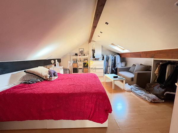 Champs Guillaume - 6 chambres 525 000 € **  - Référence  2047