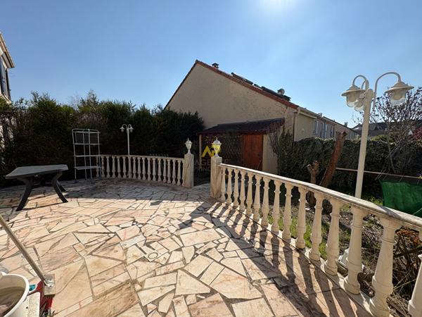 Champs Guillaume - 6 chambres 525 000 € **  - Référence  2047