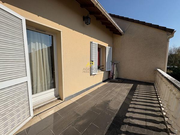 Champs Guillaume - 6 chambres 525 000 € **  - Référence  2047