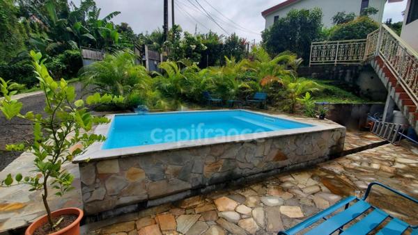 Appartement en Rez de jardin - 3 pièces avec terrasse et piscine commune