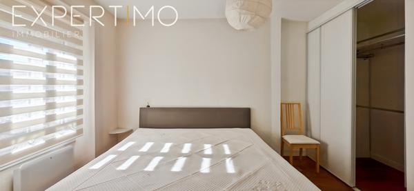 Étampes (91150) Duplex lumineux 3 pièces – 75 m² – Vue sur la Place de l’Hôtel de Ville – Étampes Centre