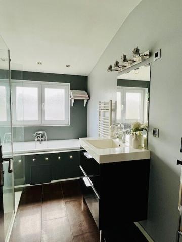 MAISON 4 CHAMBRES JARDIN ET GARAGE