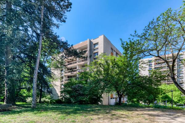 FRANCHEVILLE-APPARTEMENT FAMILIAL DANS RESIDENCE AVEC PARC